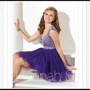 Hannah S cocktail. Size 12 taken into 10